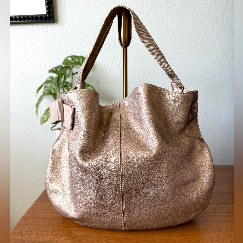♦️SOLD♦️ Salvatore Ferragamo Metallic Gold Beige Leather Bow Hobo Bronze Bag - Picture 1 of 16